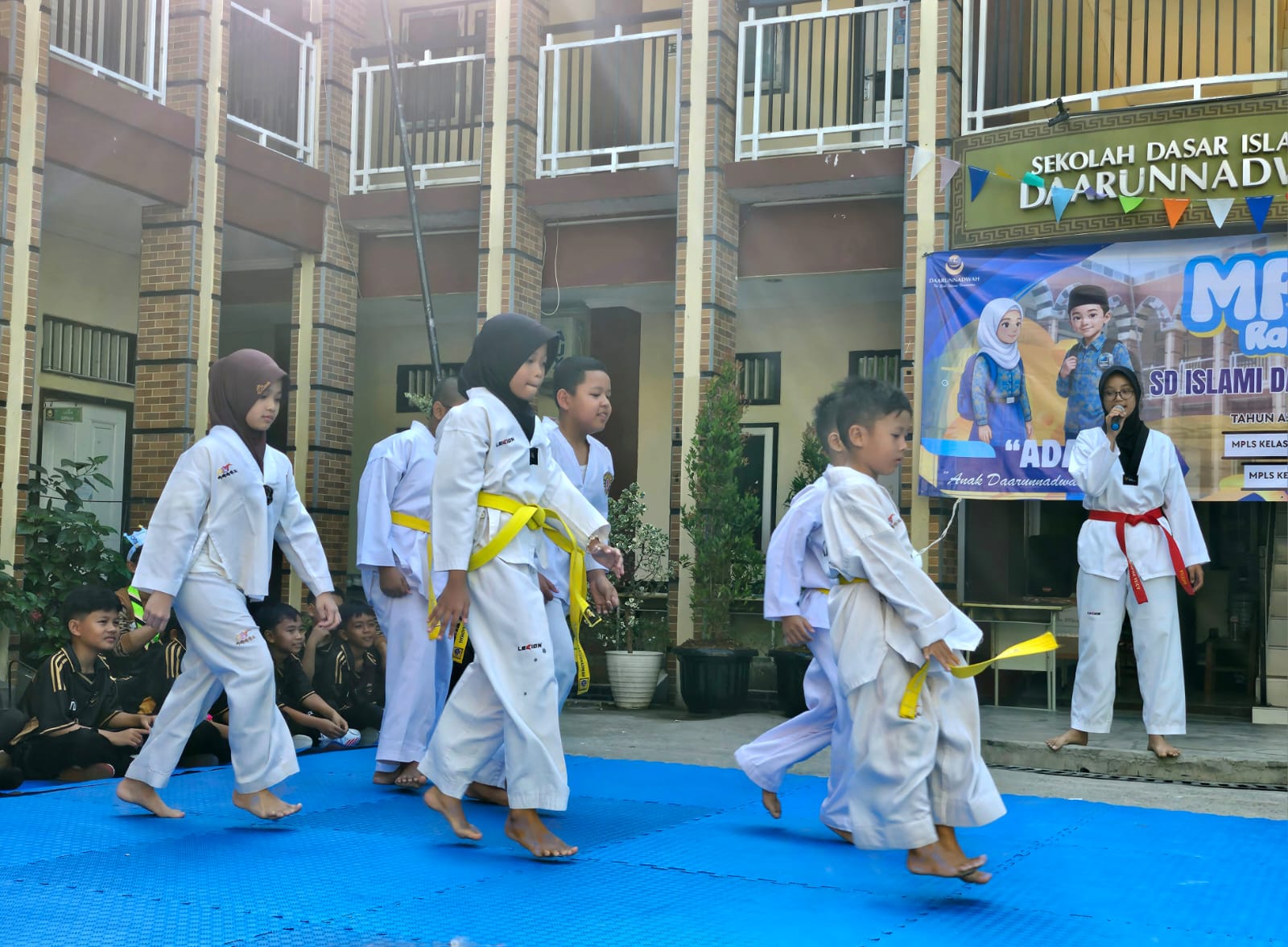 Taekwondo Santri SD Islami